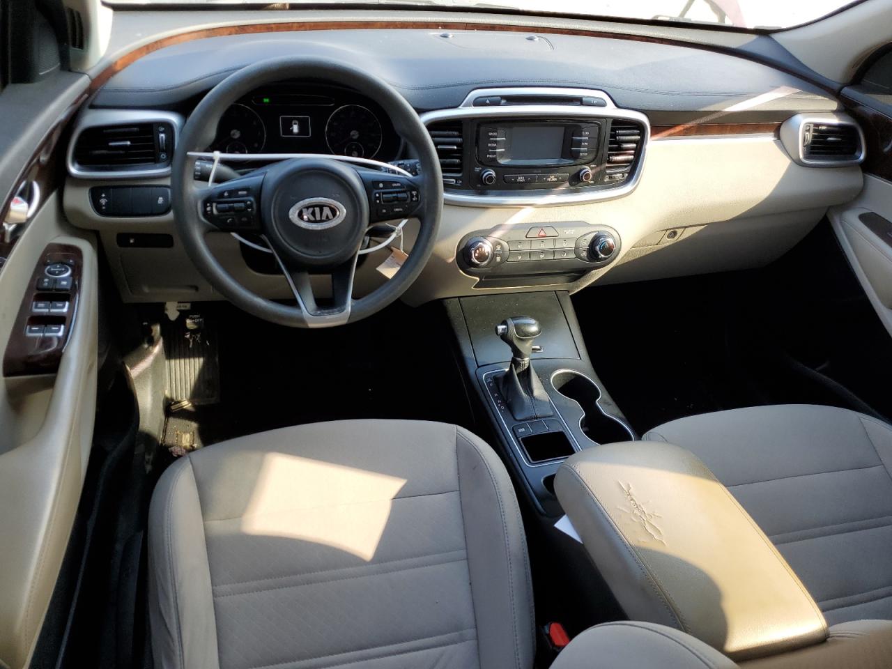 2016 Kia Sorento - Image 8