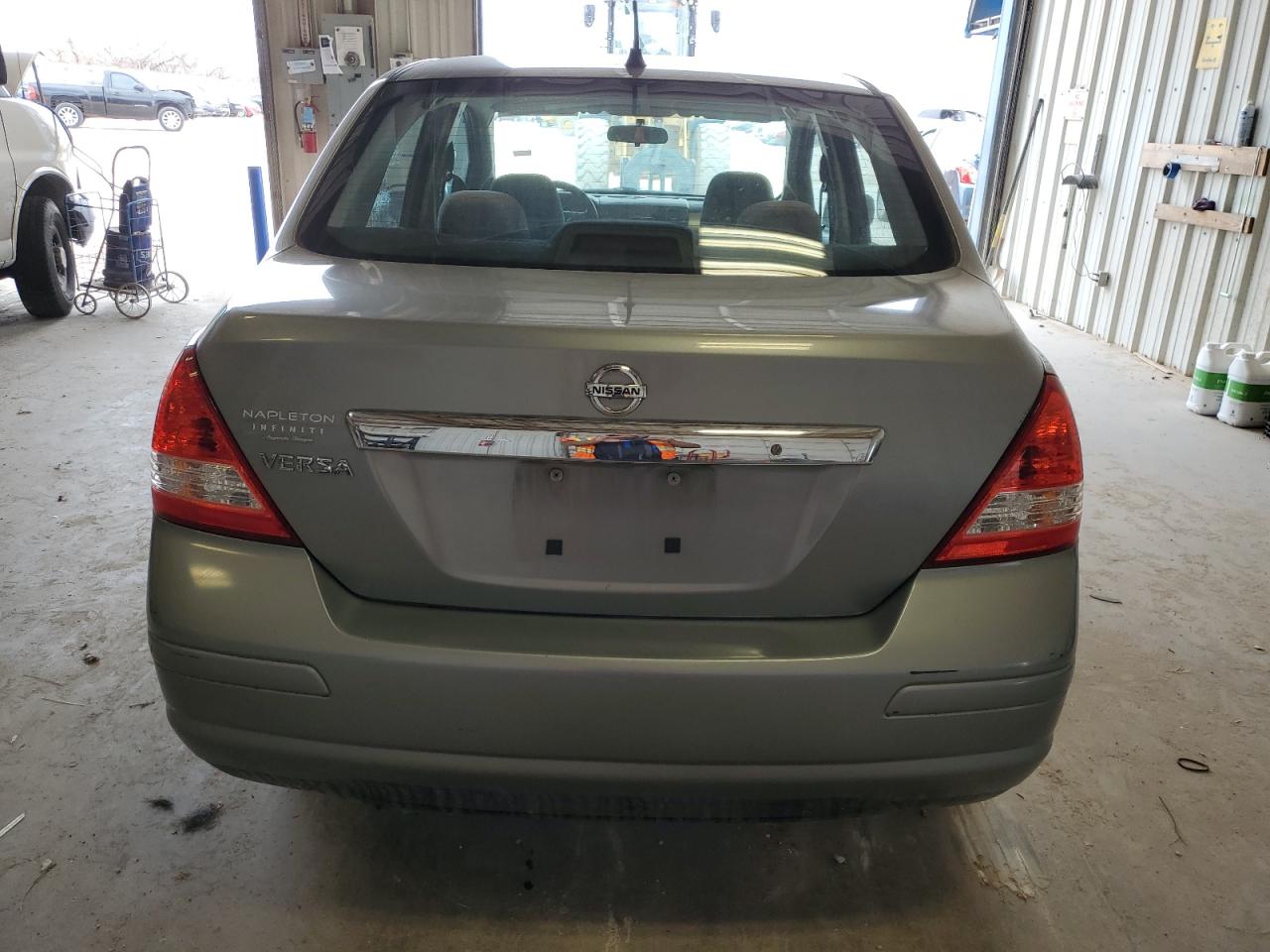 2011 Nissan Versa - Image 6
