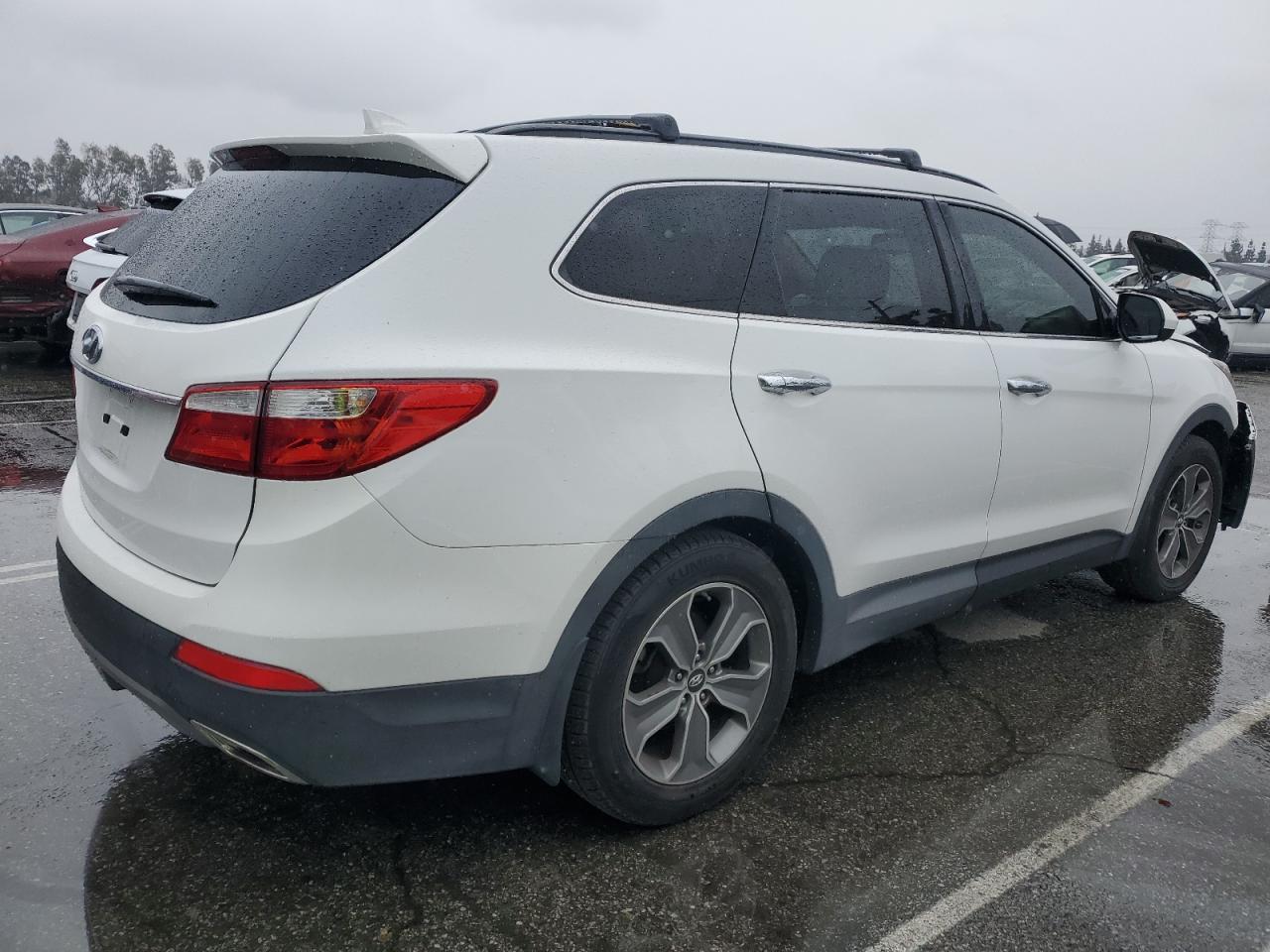 2014 Hyundai Santa Fe - Image 3