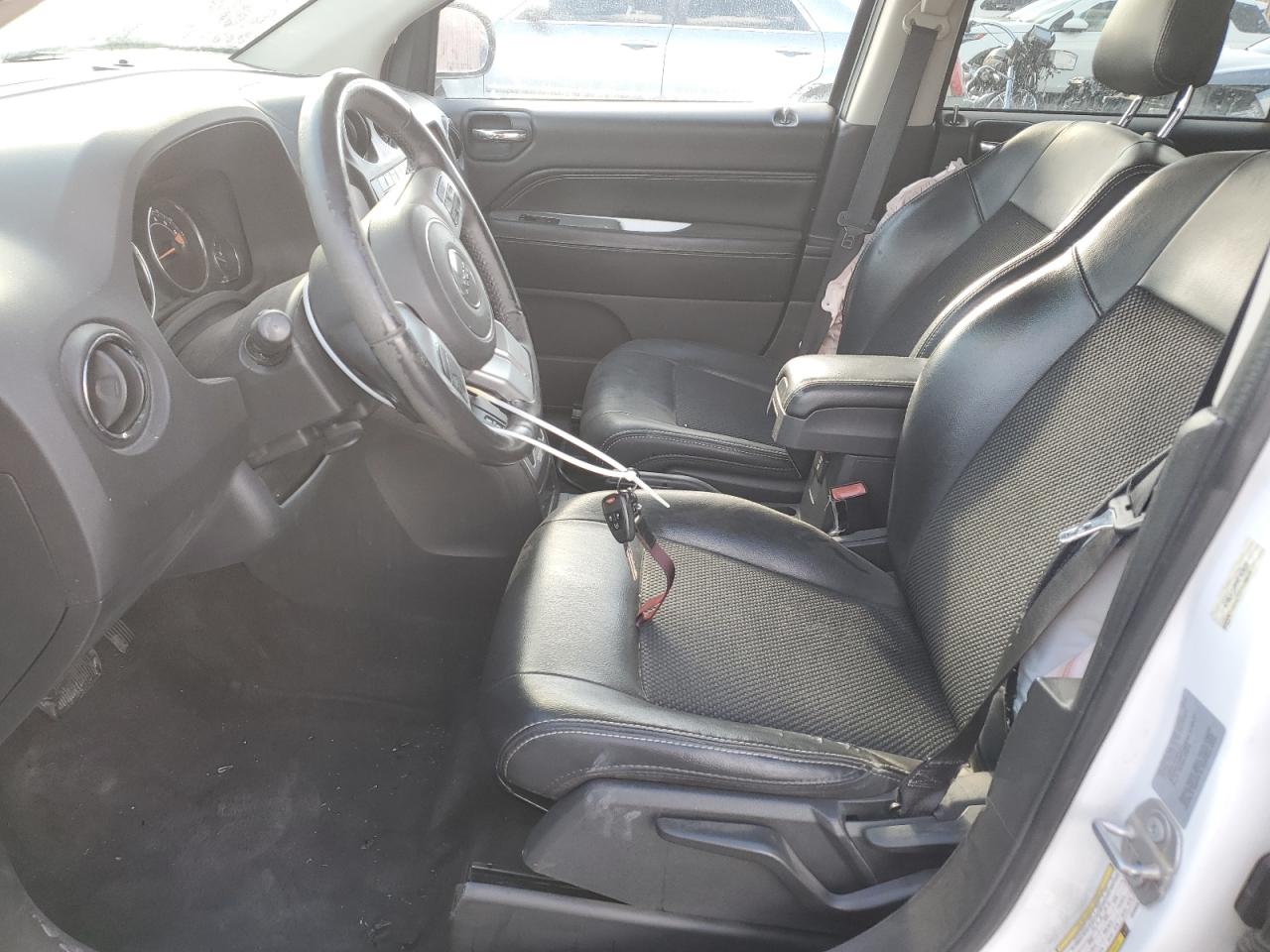 2017 Jeep Compass Latitude VIN: 1C4NJCEBXHD163029 Lot: 49732545