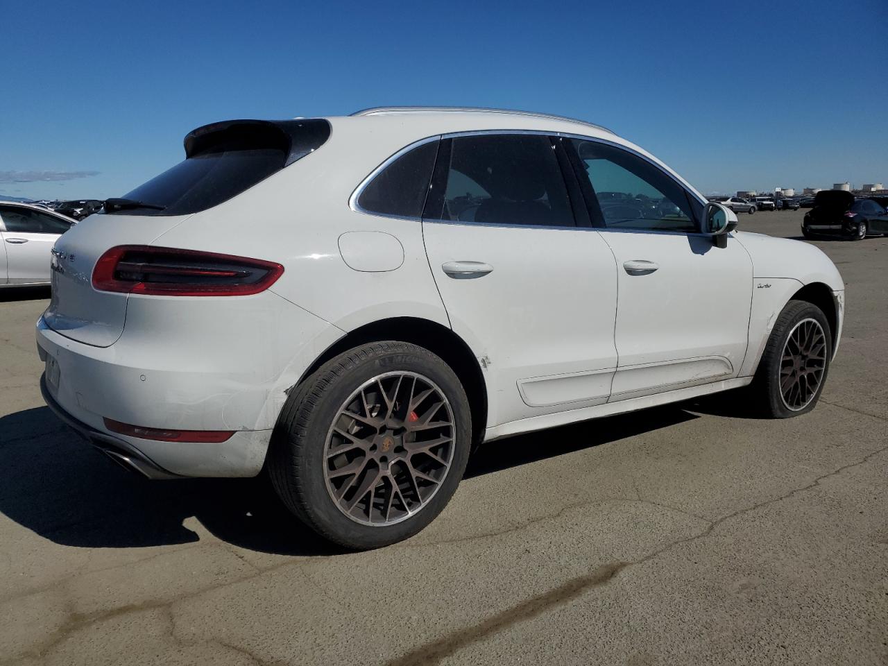 2016 Porsche Macan - Image 3