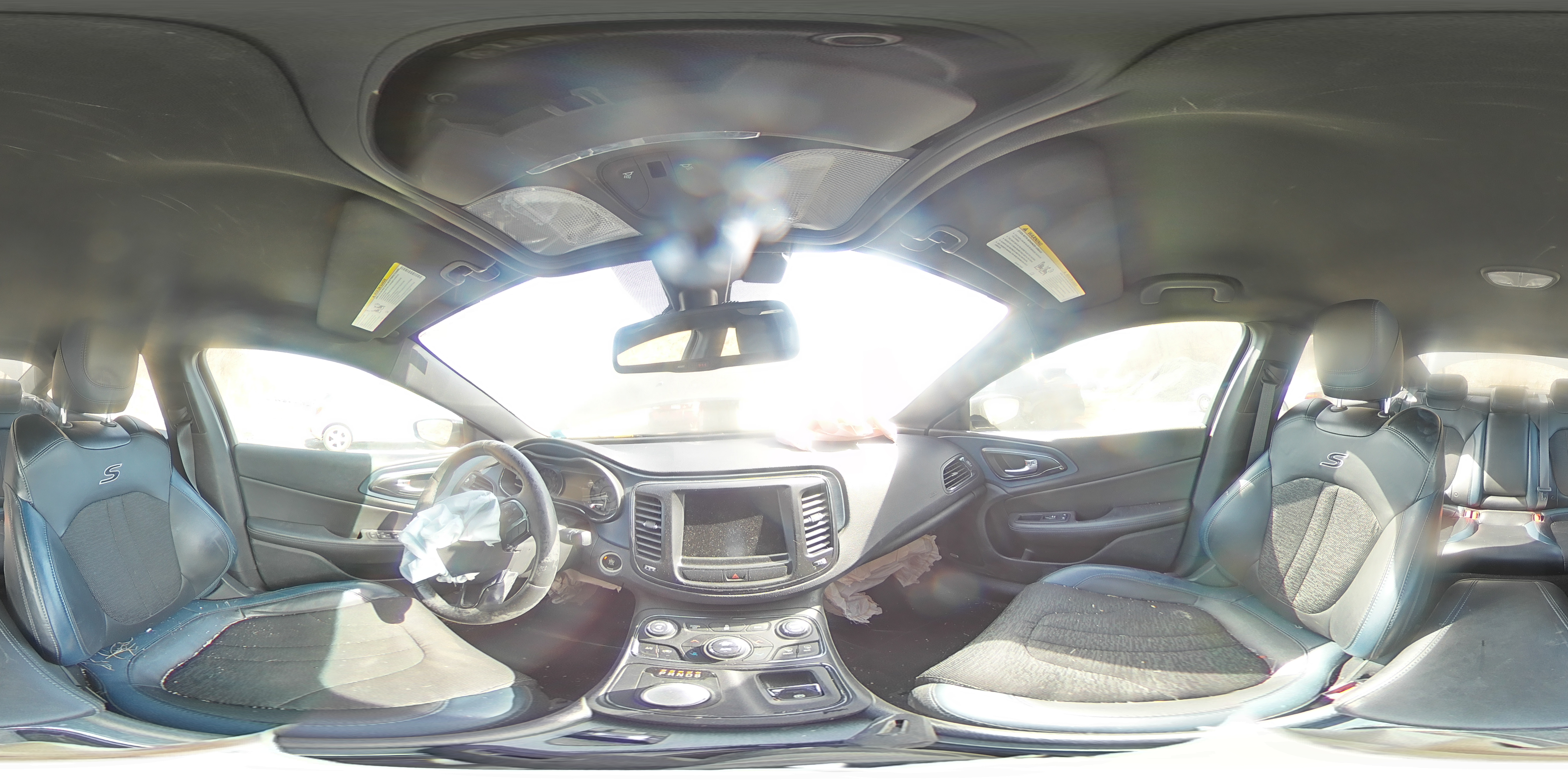 2016 Chrysler 200 - Image 13