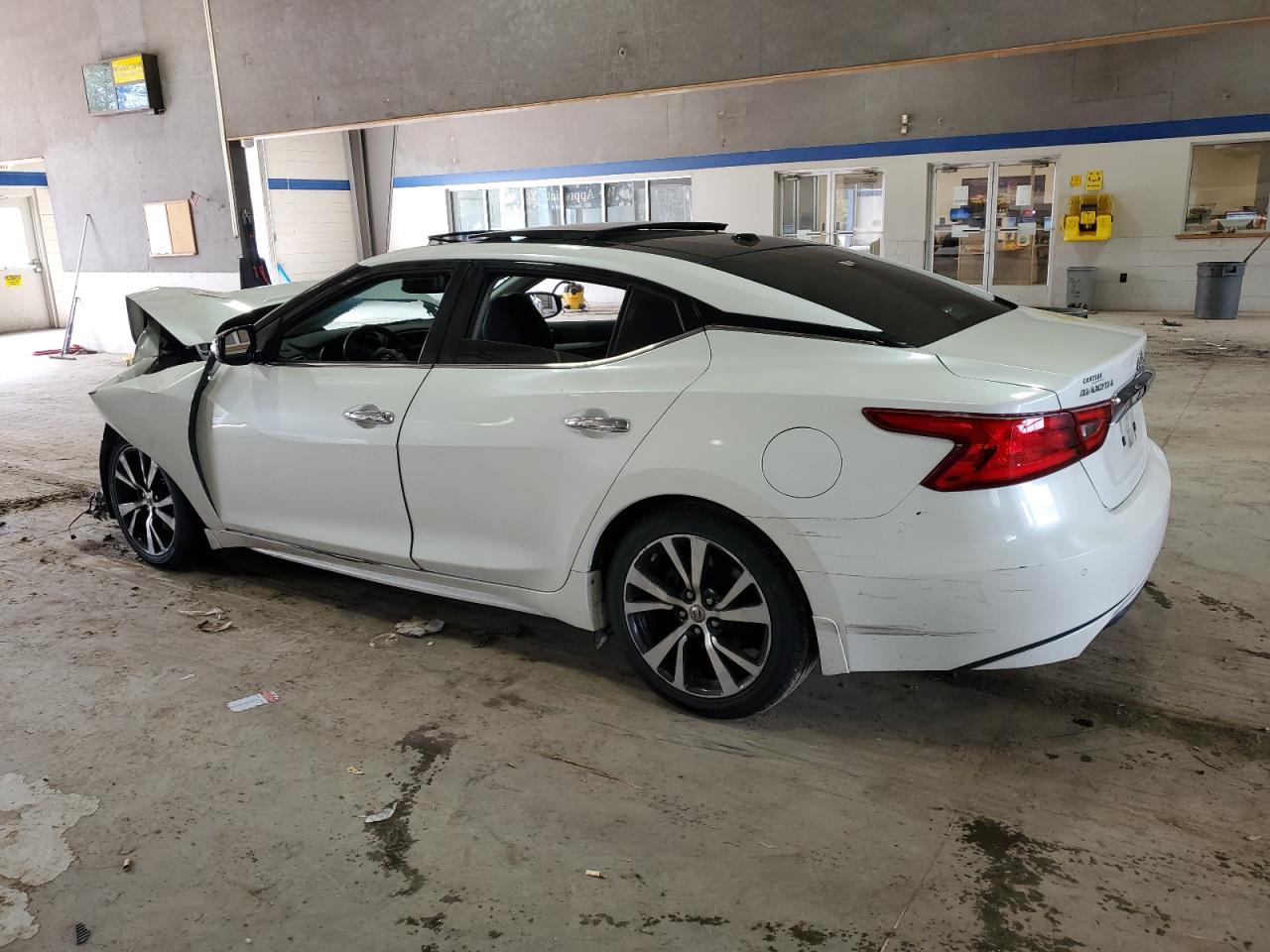 2016 Nissan Maxima - Image 2