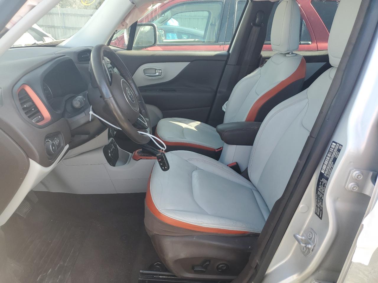 2015 Jeep Renegade - Image 7