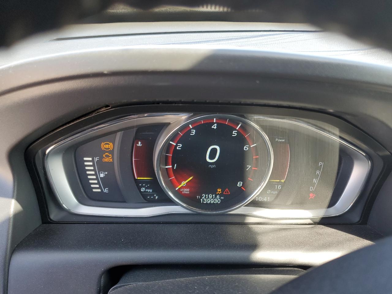 2015 Volvo XC60 - Image 9