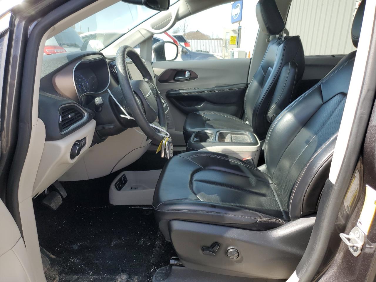 2021 Chrysler Voyager - Image 7