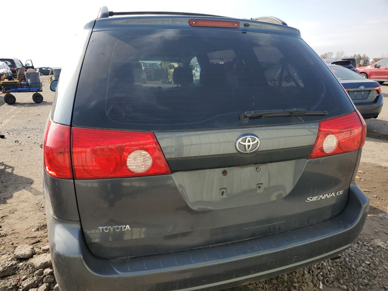 2008 Toyota Sienna - Image 6