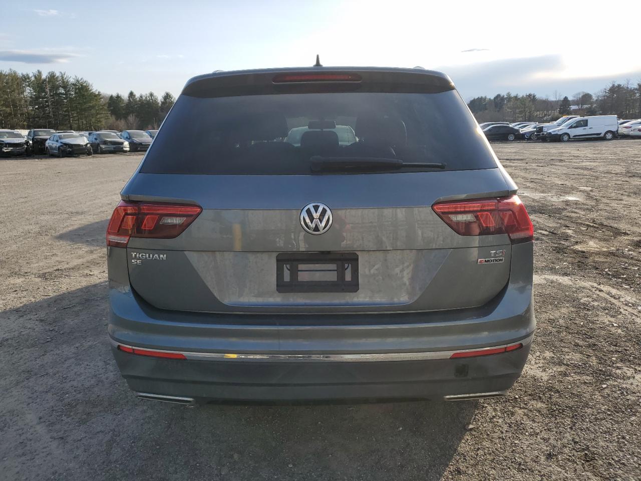 2018 Volkswagen Tiguan - Image 6