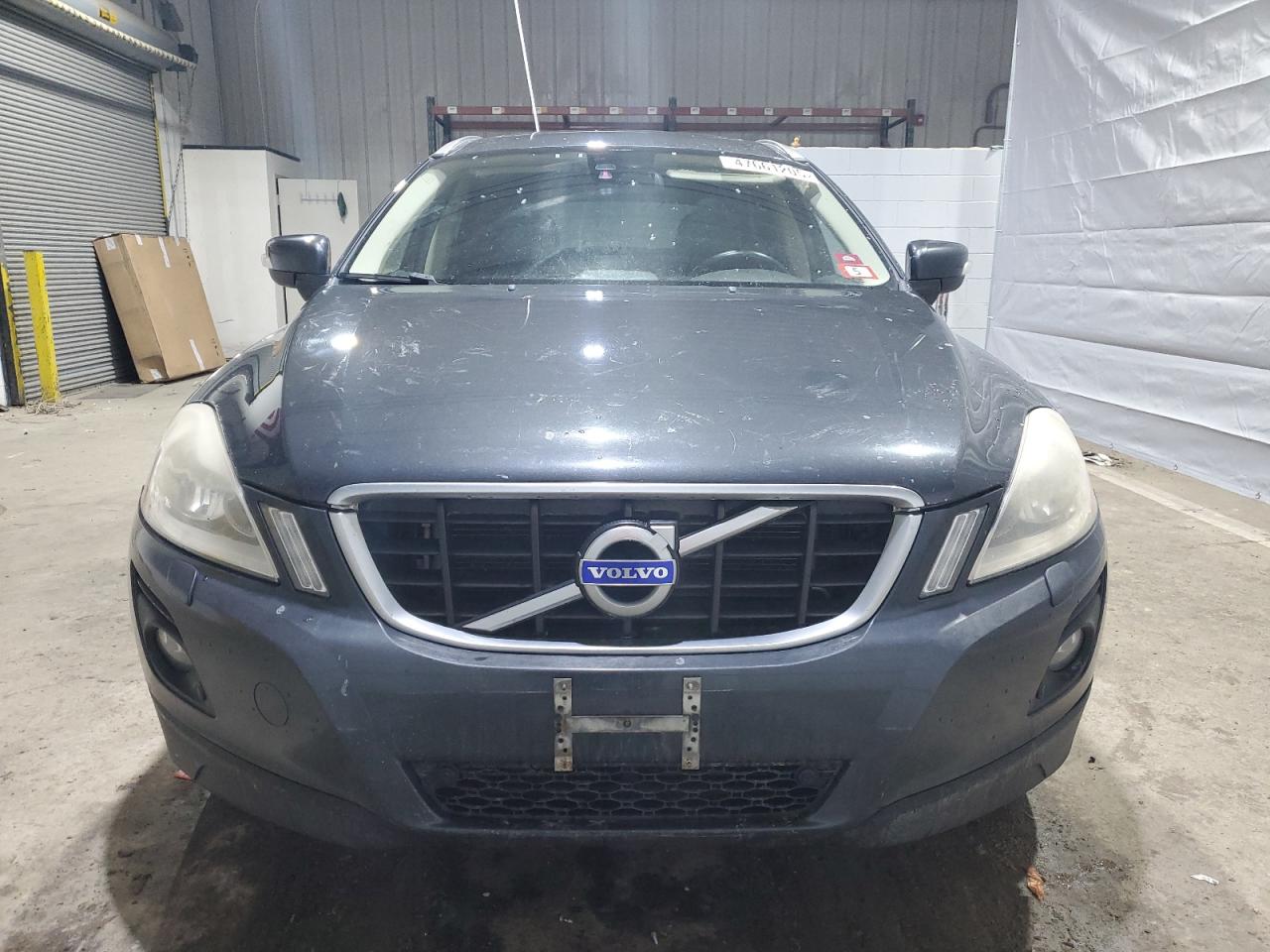 2010 Volvo XC60 - Image 5
