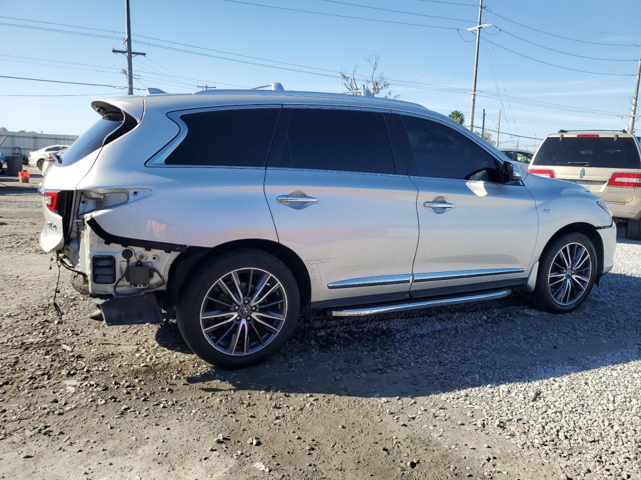 2017 Infiniti QX60 - Image 3