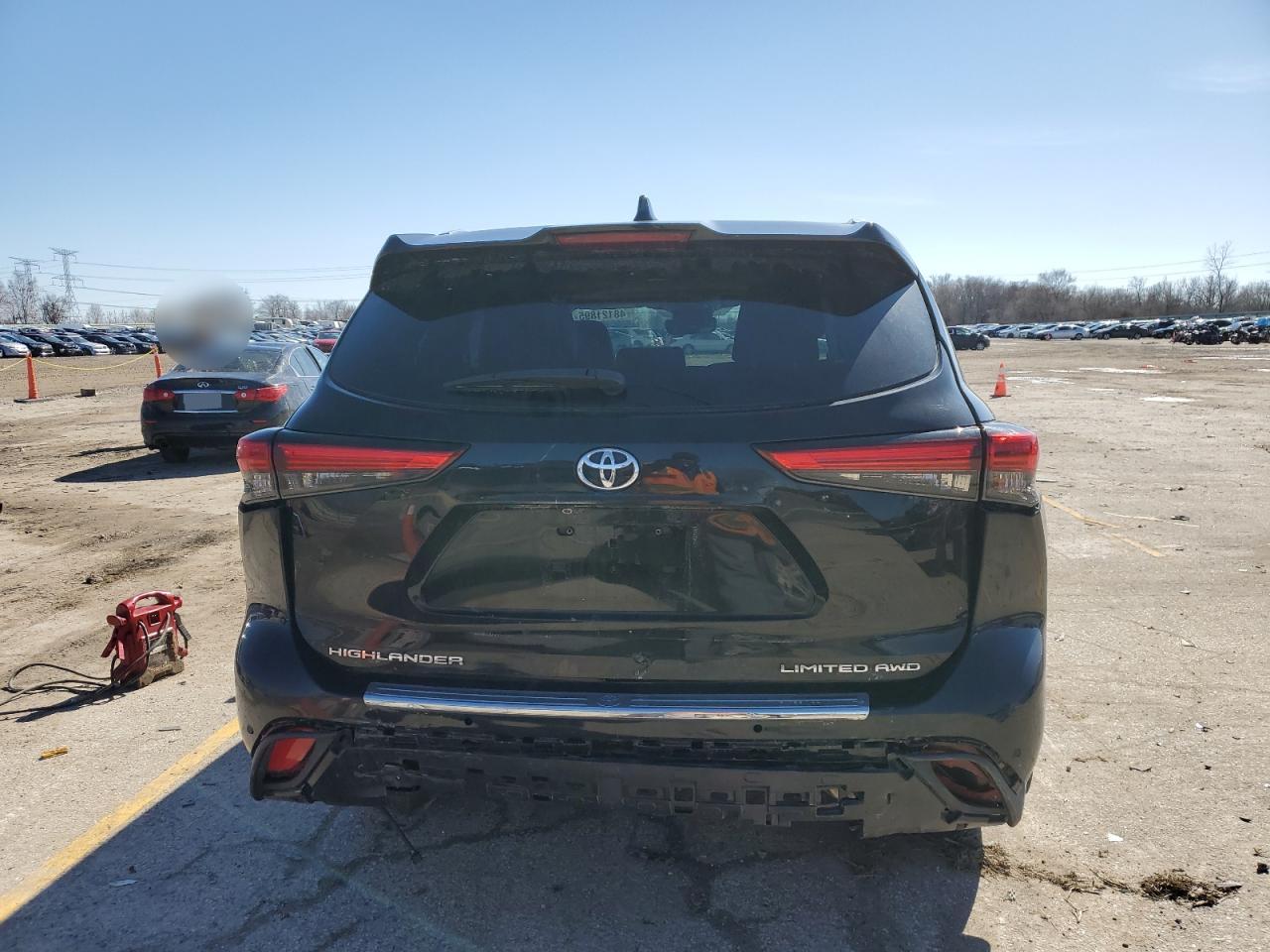 2020 Toyota Highlander - Image 6