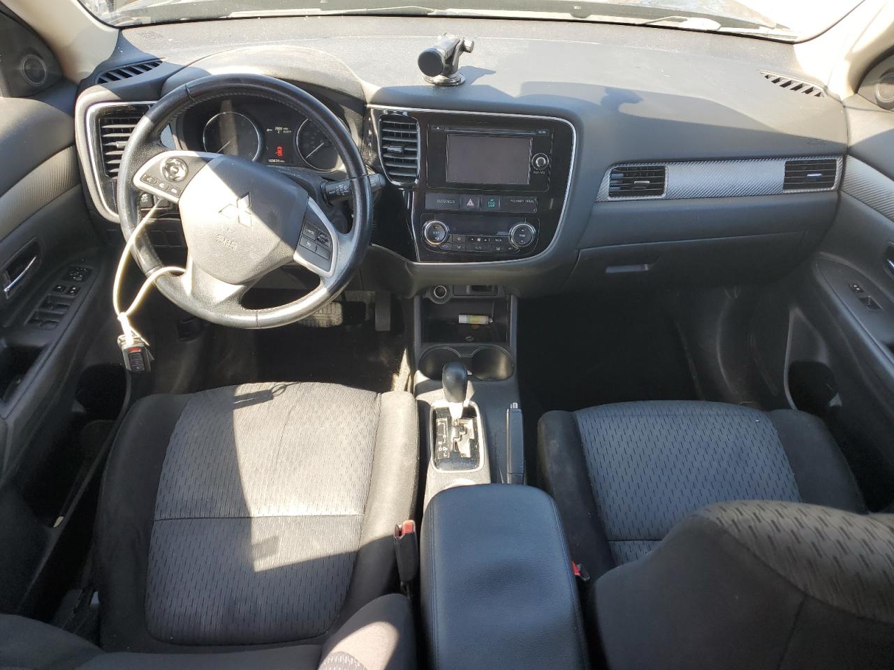 2014 Mitsubishi Outlander - Image 8