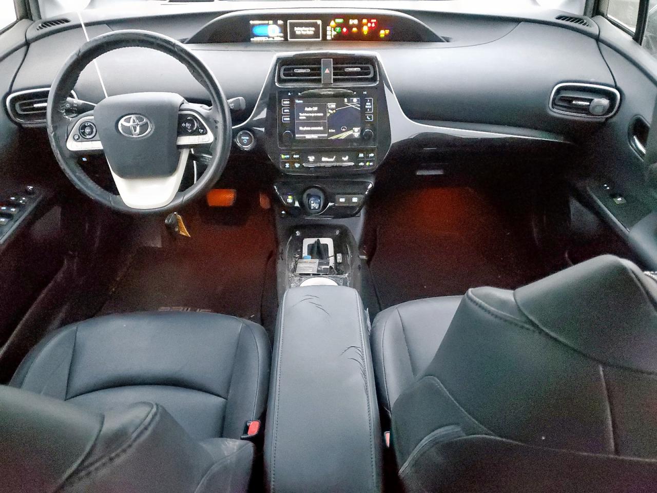2016 Toyota Prius - Image 8