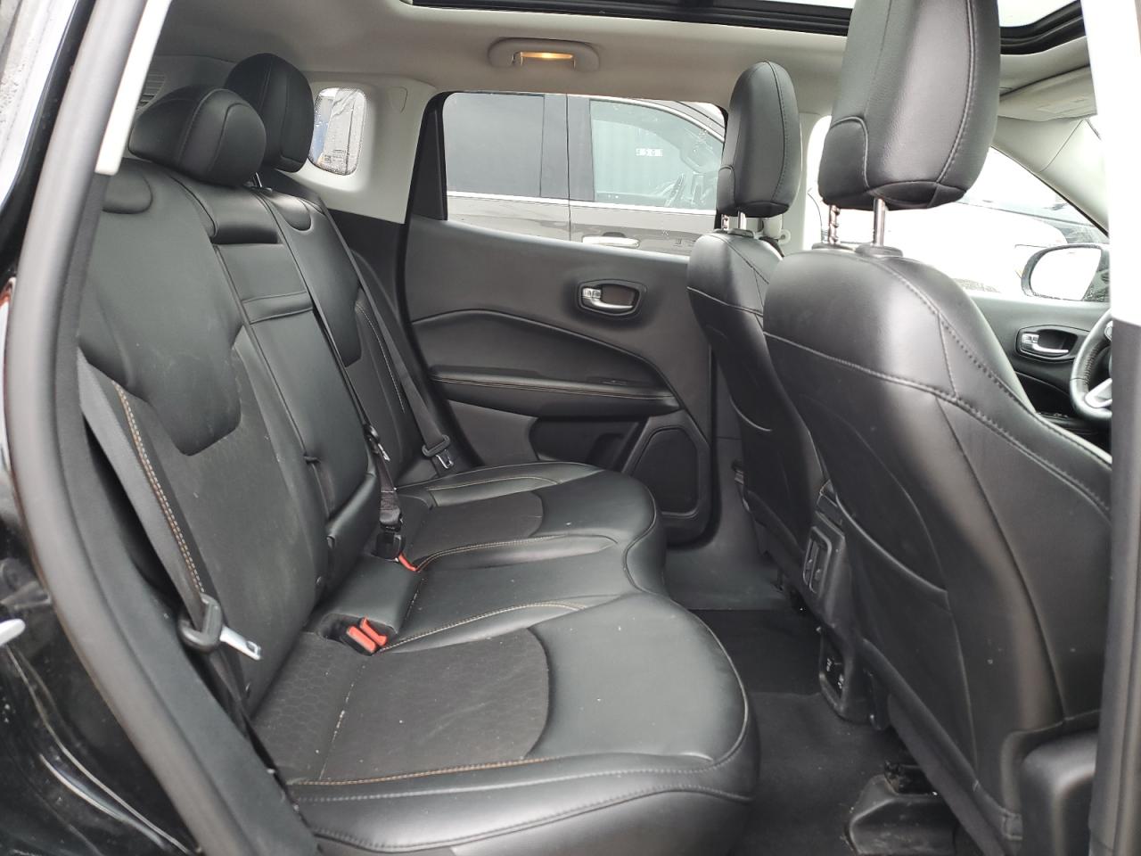 2019 Jeep Compass - Image 11