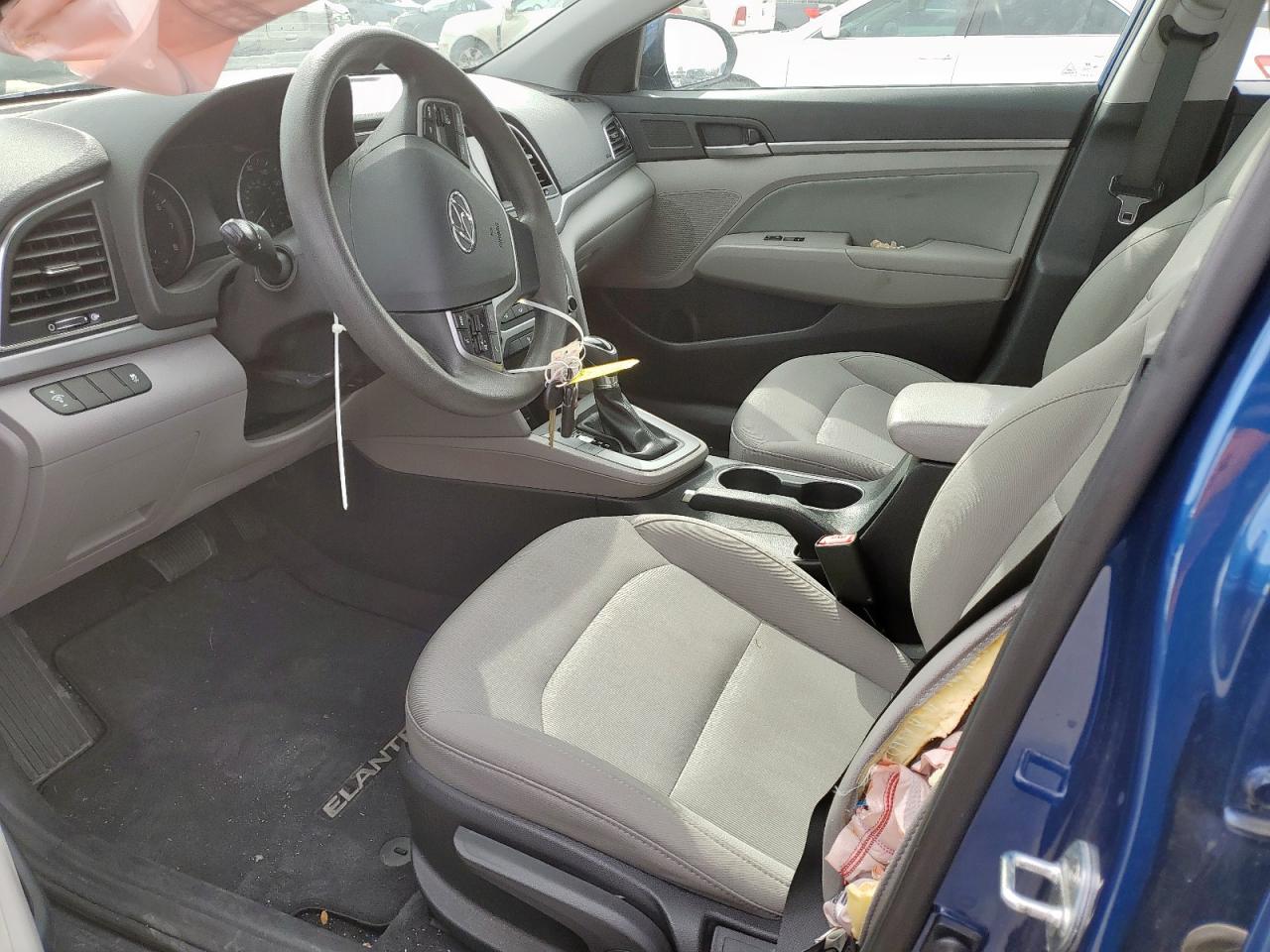 2017 Hyundai Elantra - Image 7
