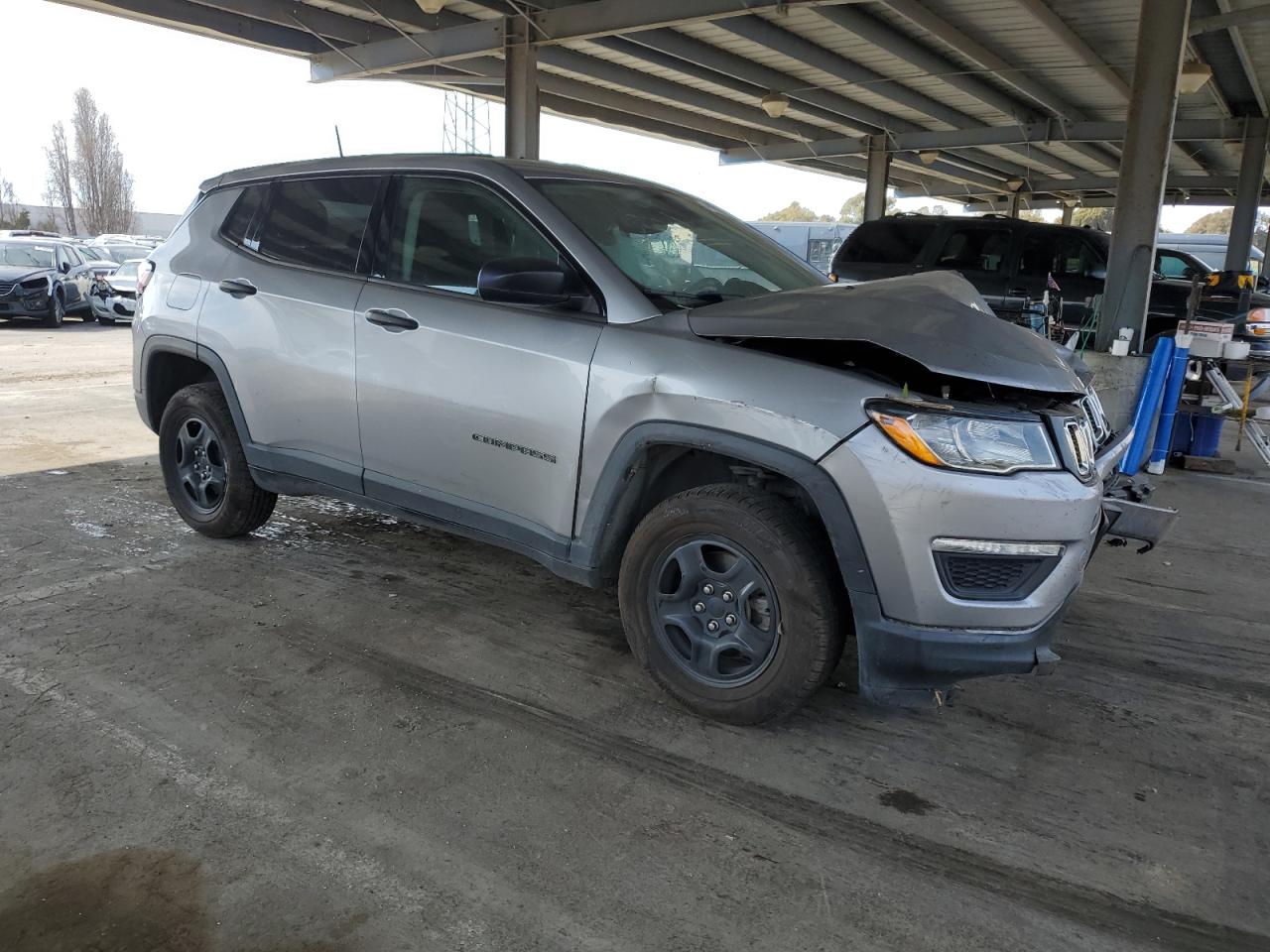 2018 Jeep Compass - Image 4