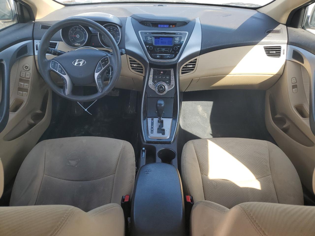 2013 Hyundai Elantra - Image 8