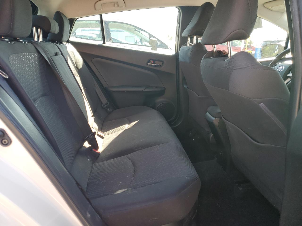 2018 Toyota Prius - Image 10