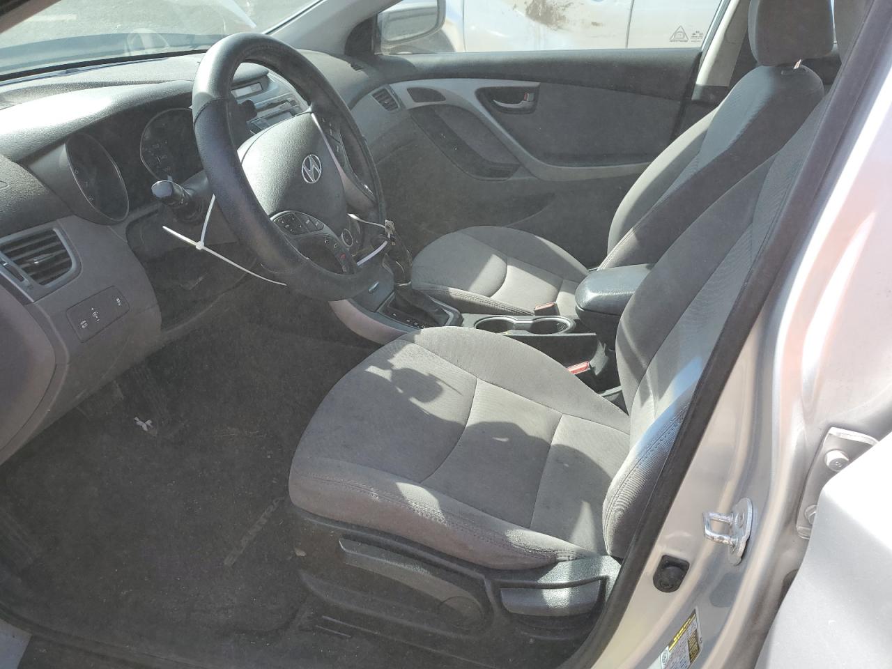 2014 Hyundai Elantra - Image 7