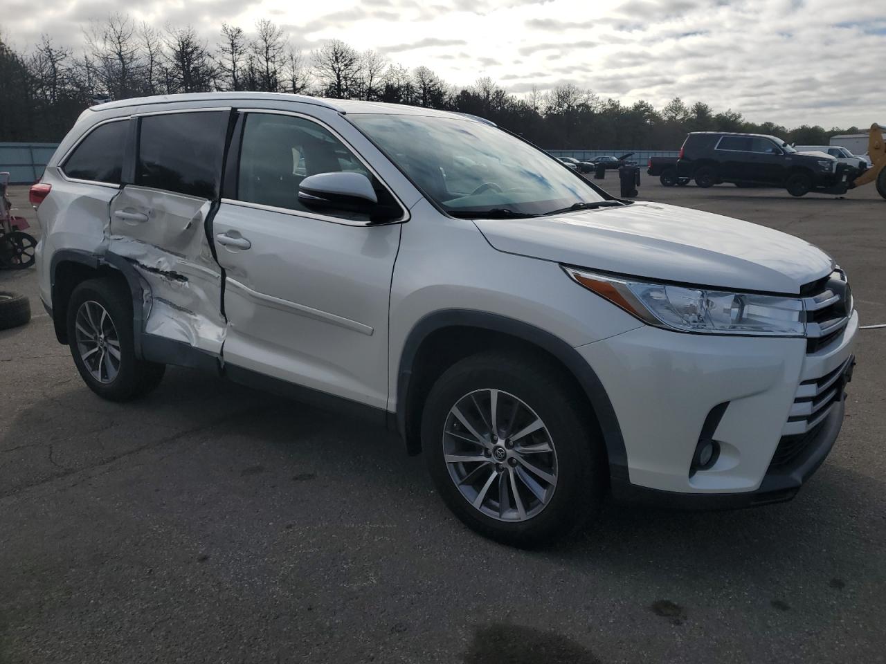 2019 Toyota Highlander - Image 4