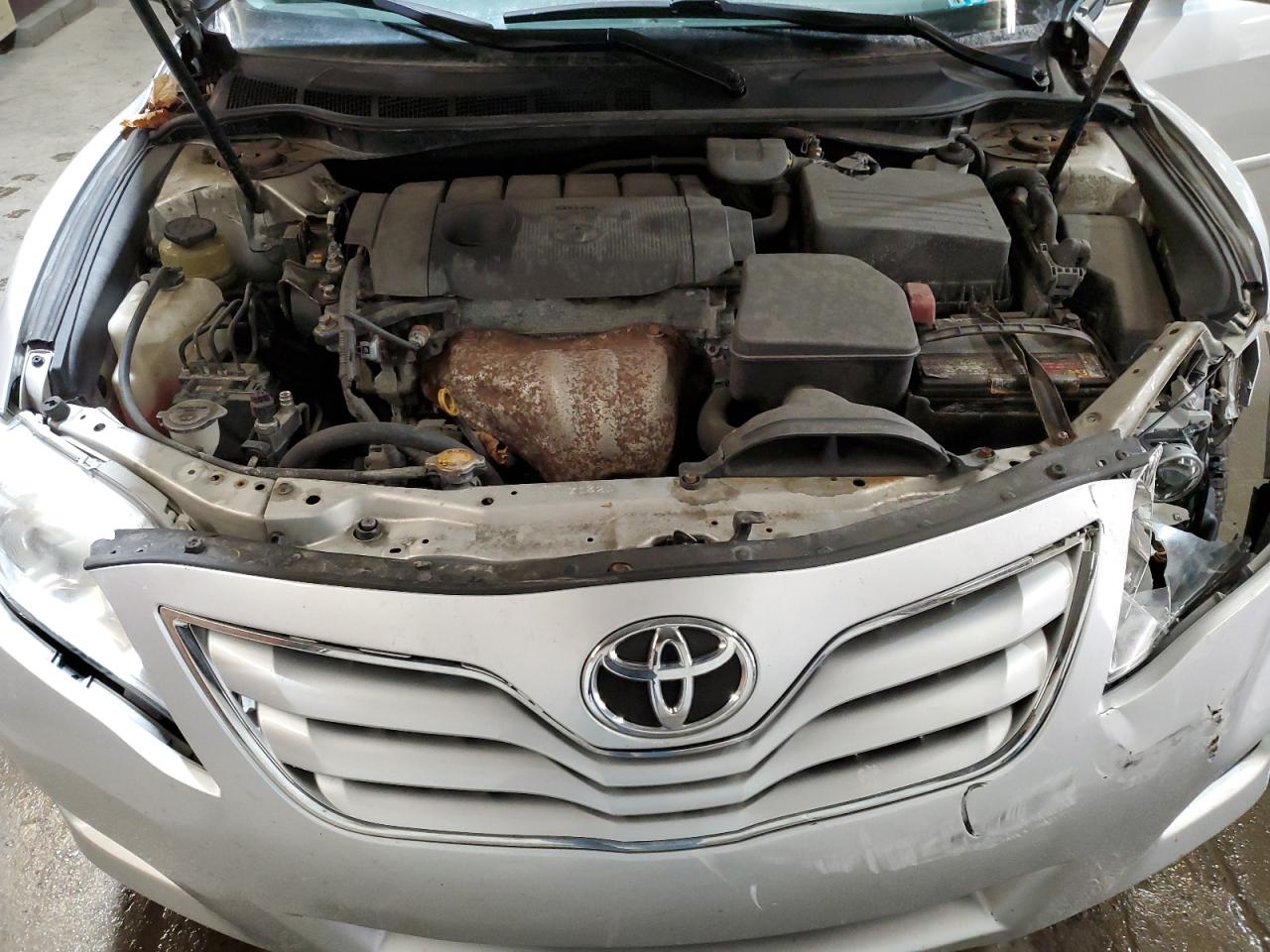2011 Toyota Camry - Image 11