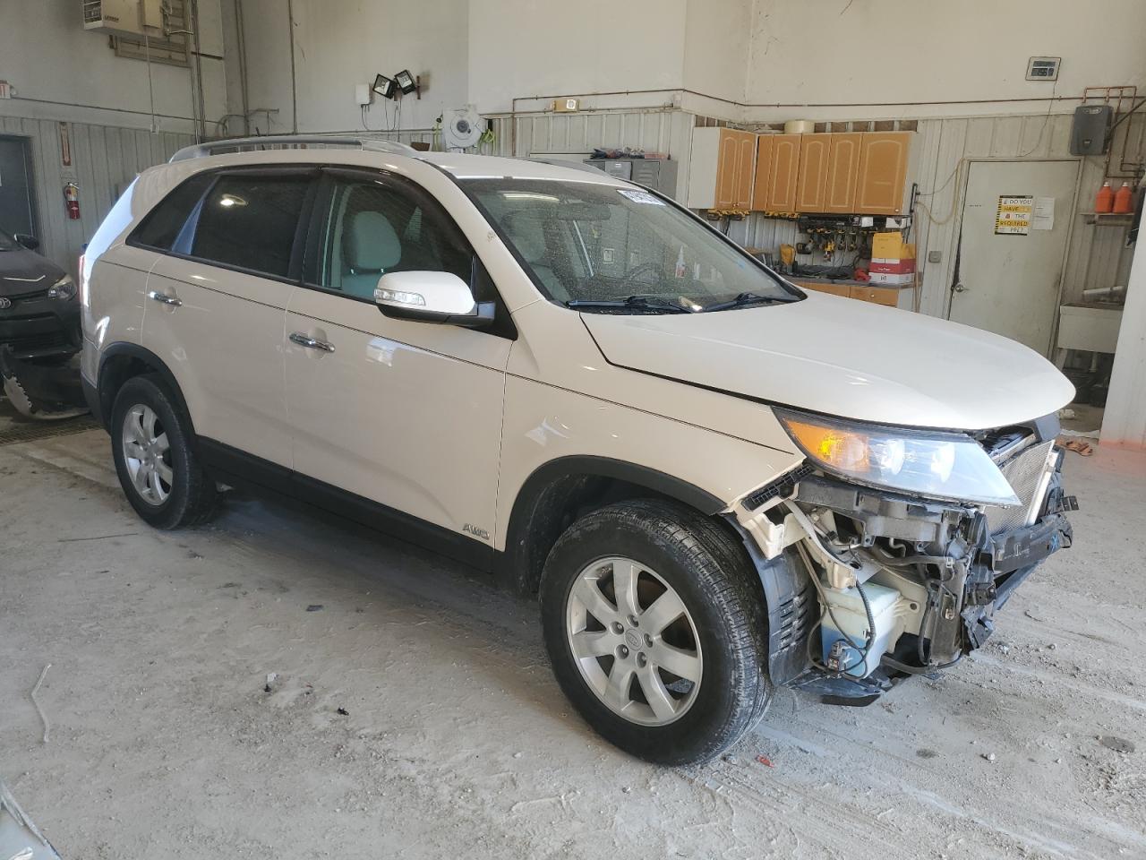2011 Kia Sorento - Image 4