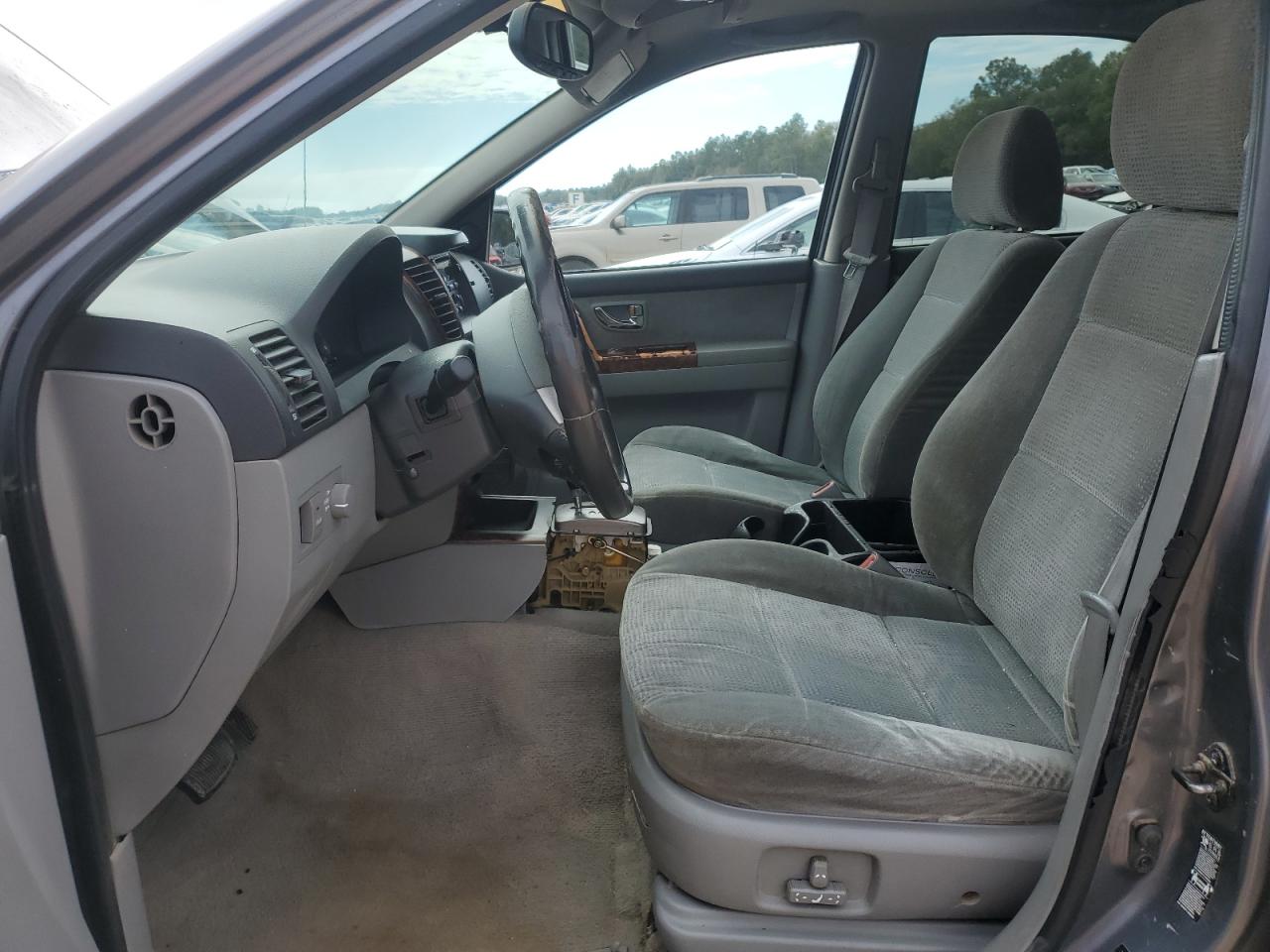 2005 Kia Sorento - Image 7