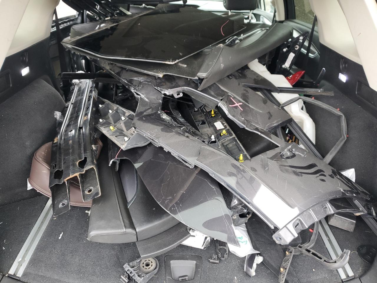 2019 Cadillac XT5 - Image 13