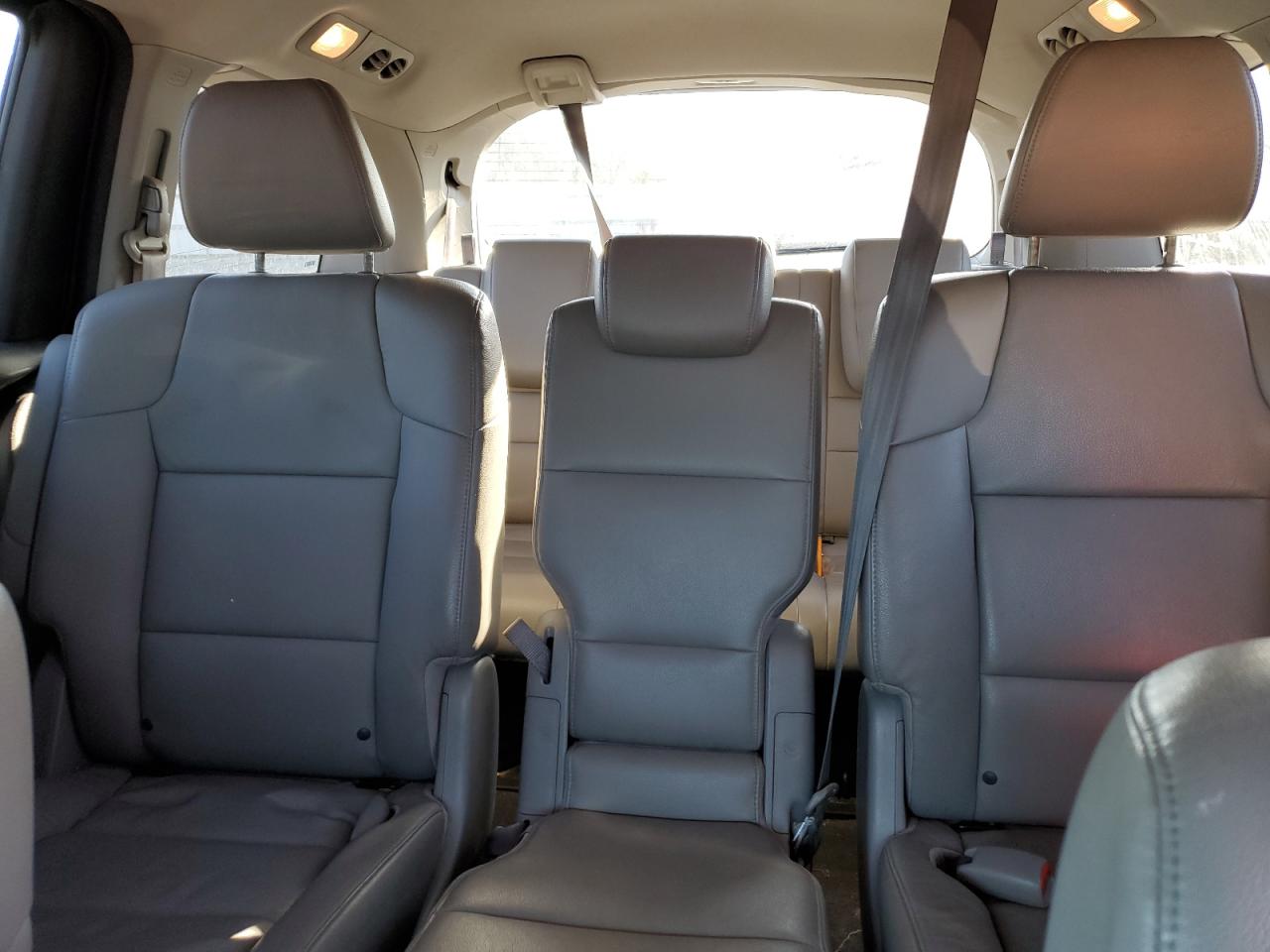 2016 Honda Odyssey - Image 10