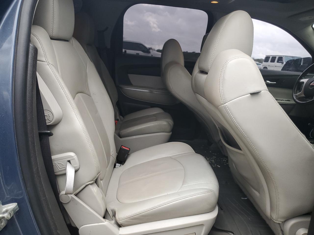 2012 GMC Acadia - Image 10