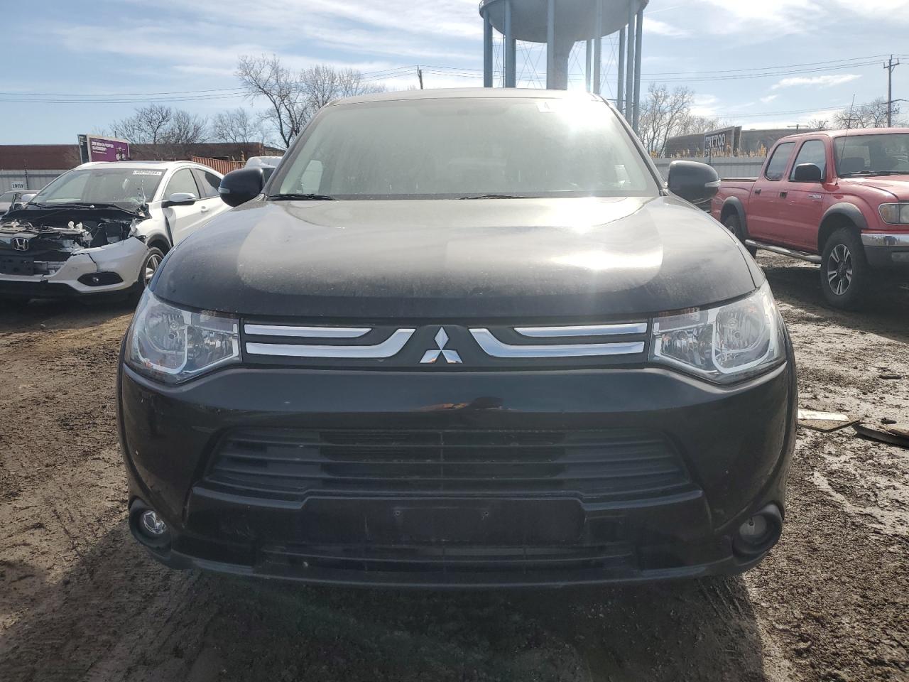 2014 Mitsubishi Outlander - Image 5