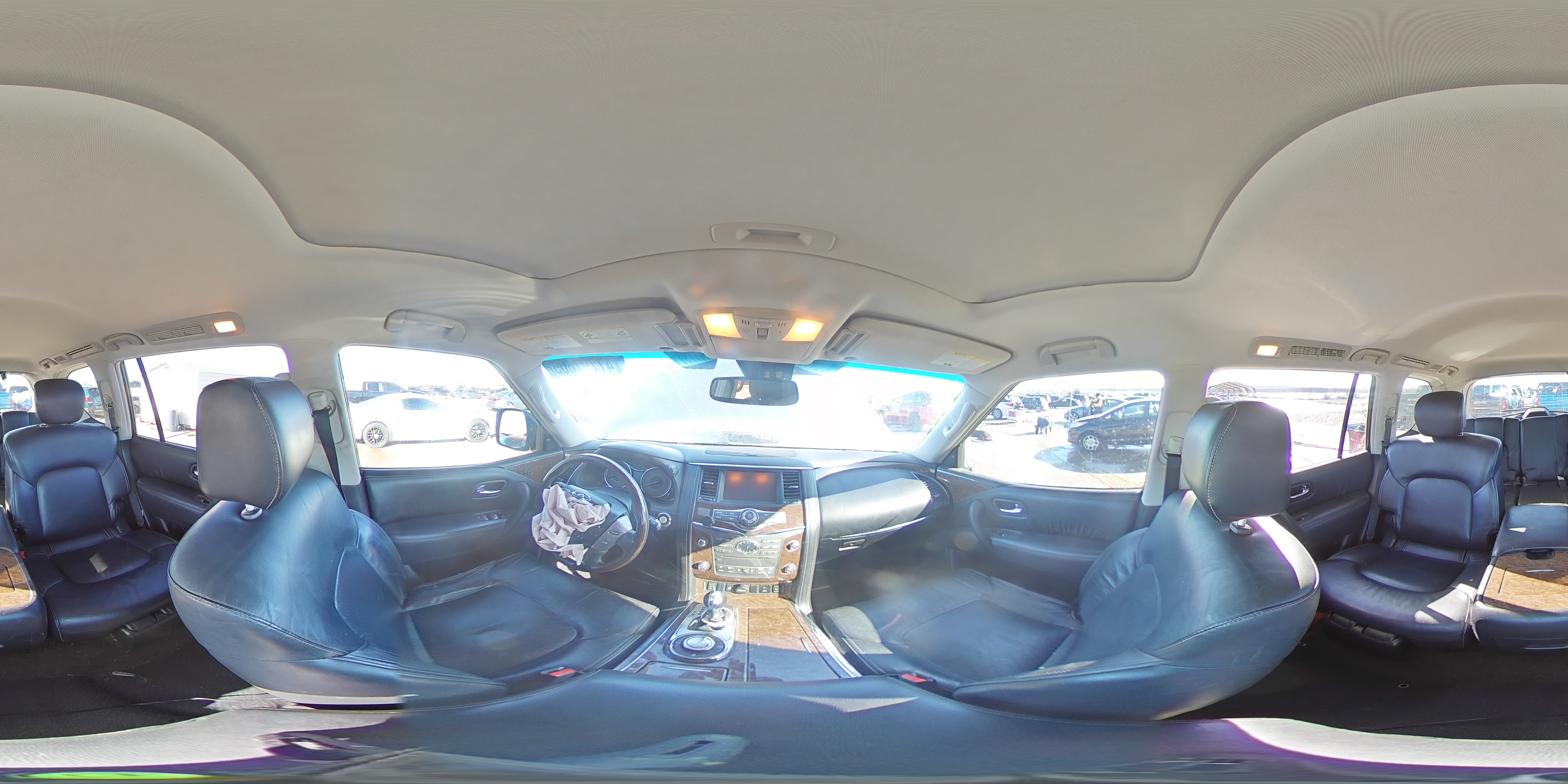 2015 Infiniti QX80 - Image 16