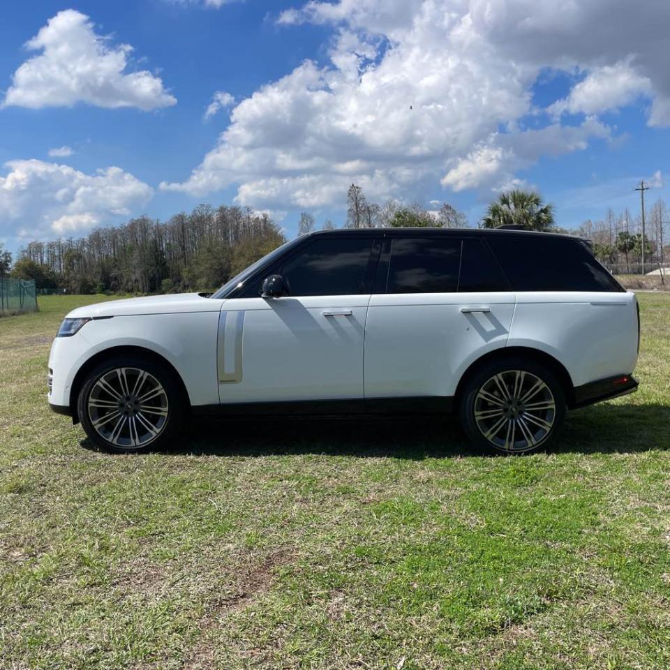 2023 Land Rover Range Rover - Image 9