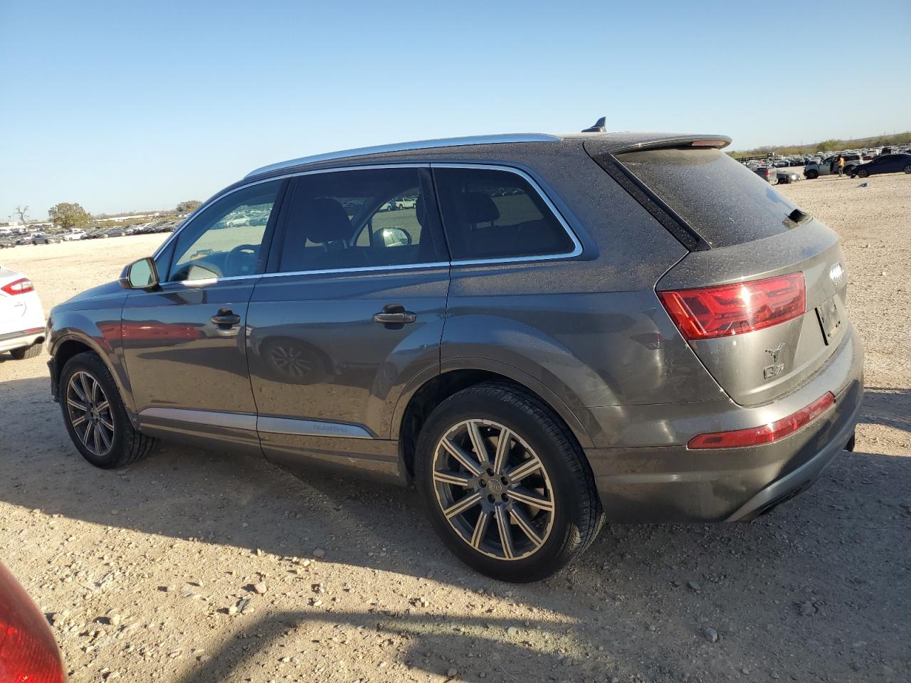 2019 Audi Q7 - Image 2