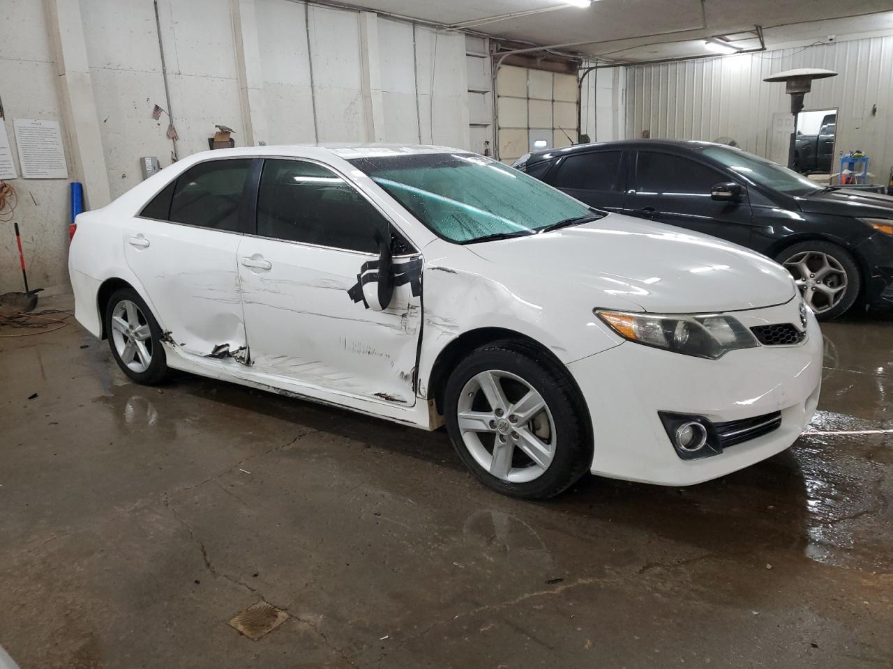 2014 Toyota Camry - Image 4