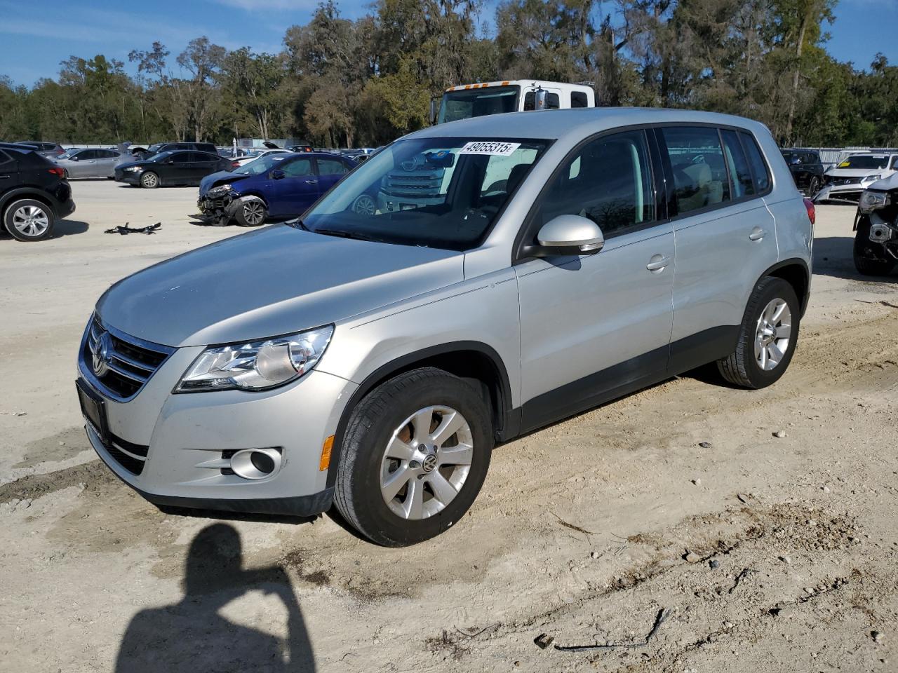 2009 Volkswagen Tiguan - Image 1