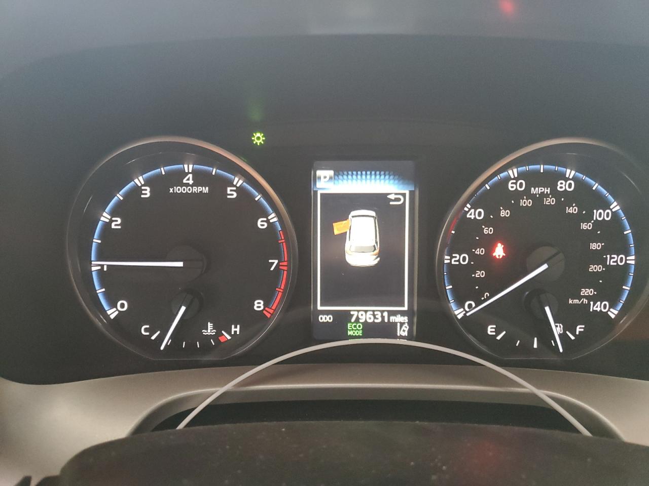 2018 Toyota RAV 4 - Image 9