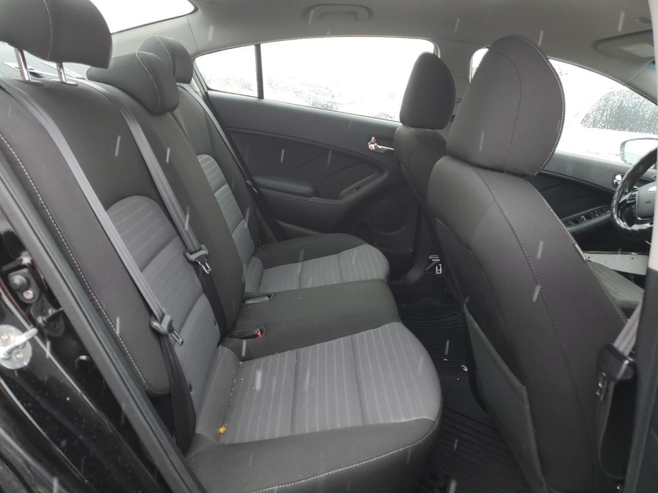 2017 Kia Forte - Image 10