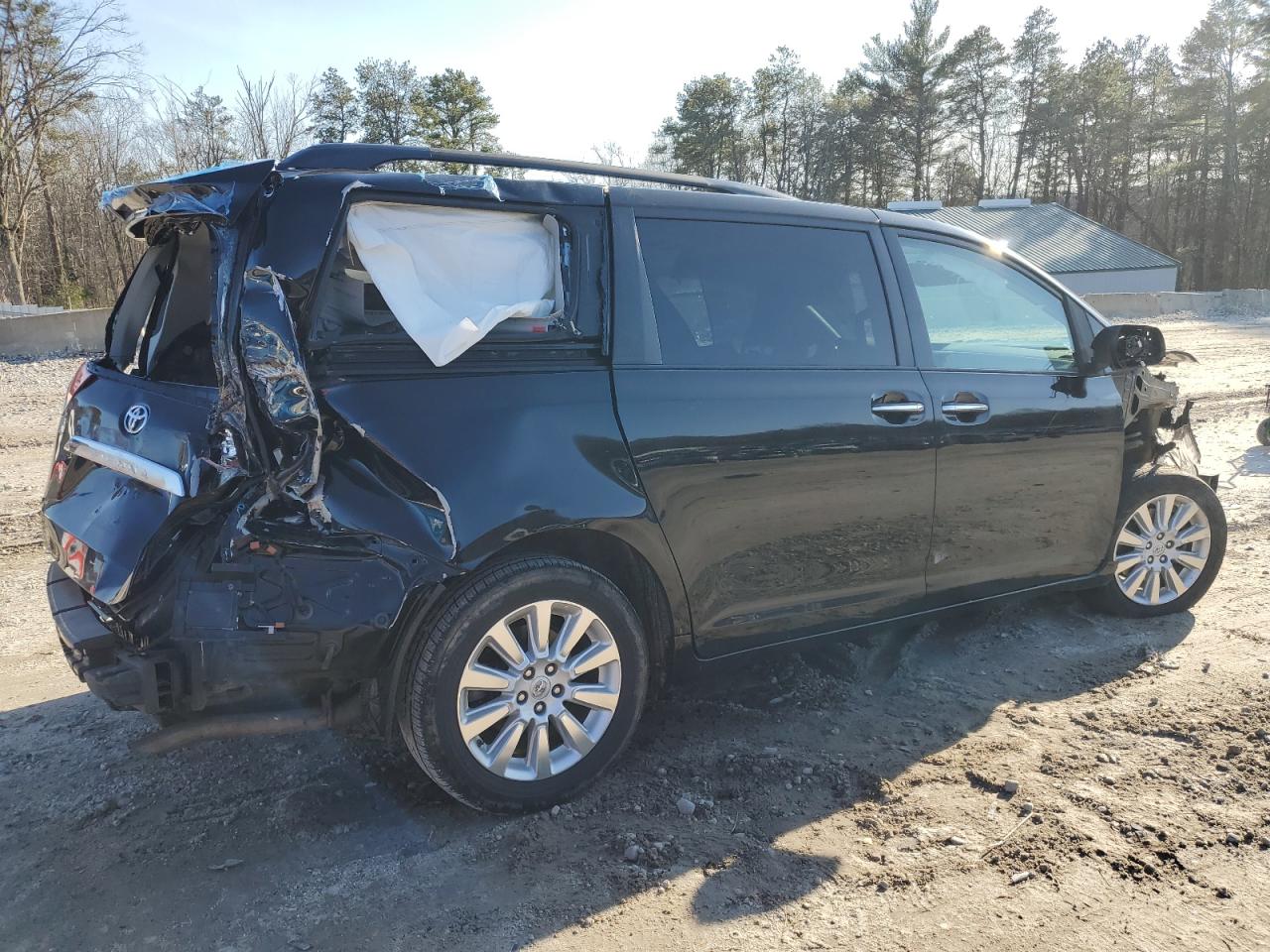 2014 Toyota Sienna - Image 3
