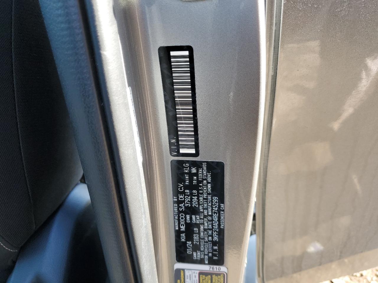 2024 Kia Forte - Image 12