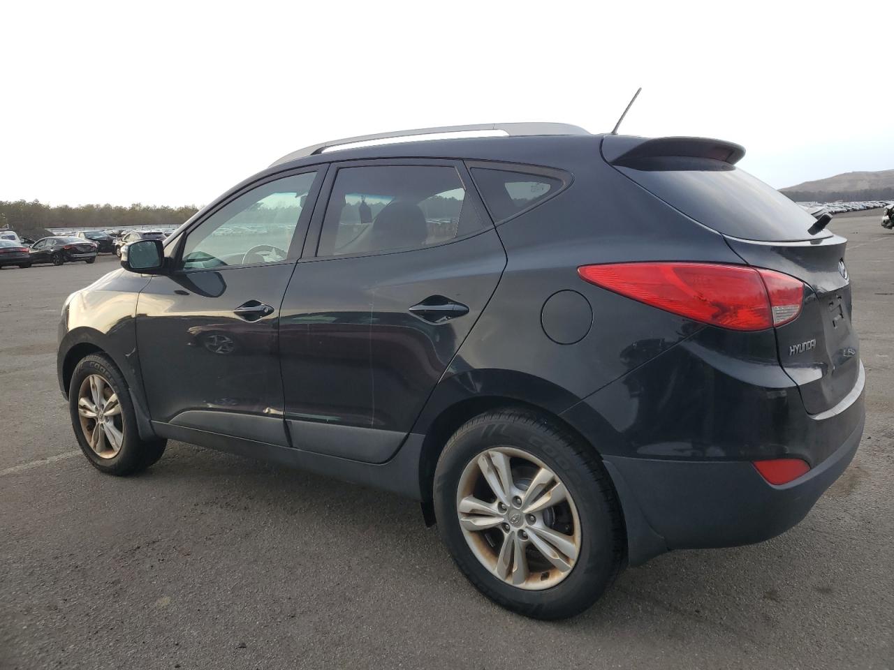 2013 Hyundai Tucson - Image 2