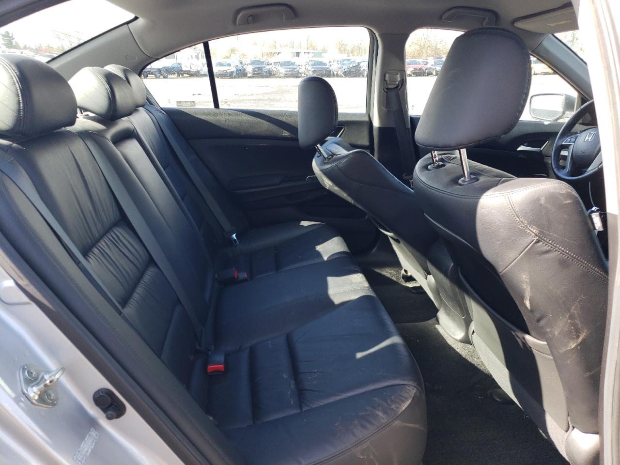 2012 Honda Accord - Image 10