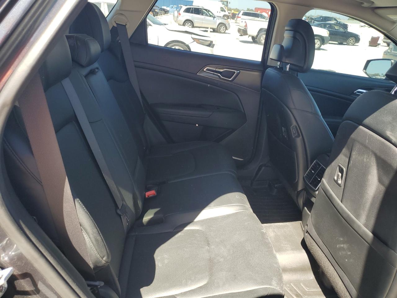 2023 Kia Sportage - Image 11