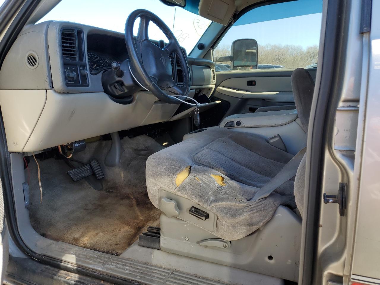 2001 Chevrolet Tahoe - Image 7