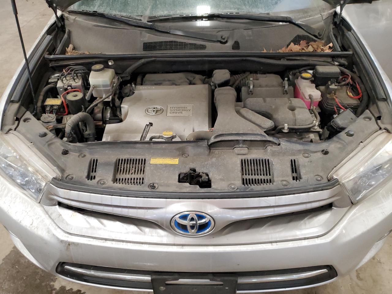 2011 Toyota Highlander - Image 12