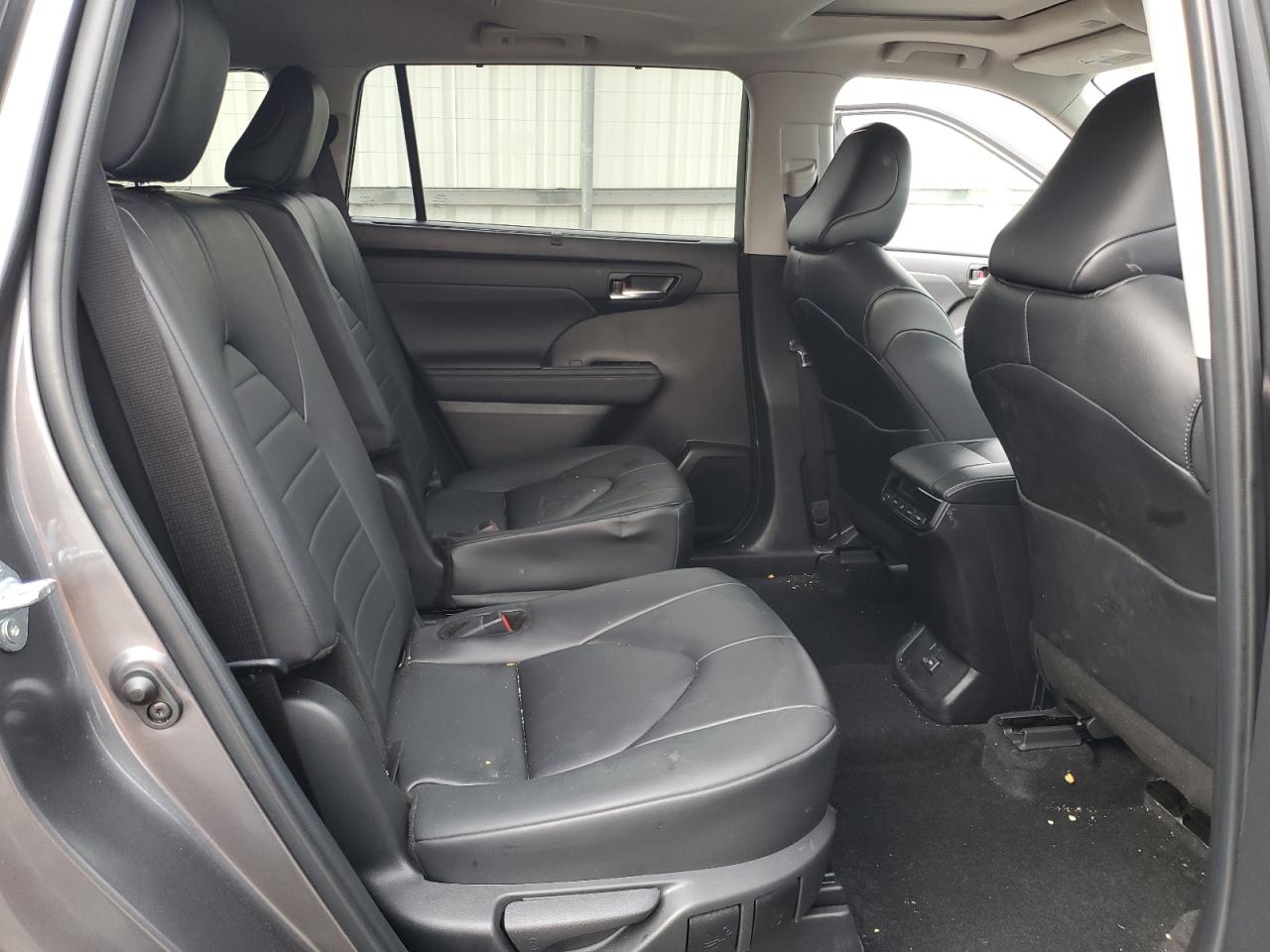 2024 Toyota Highlander - Image 11