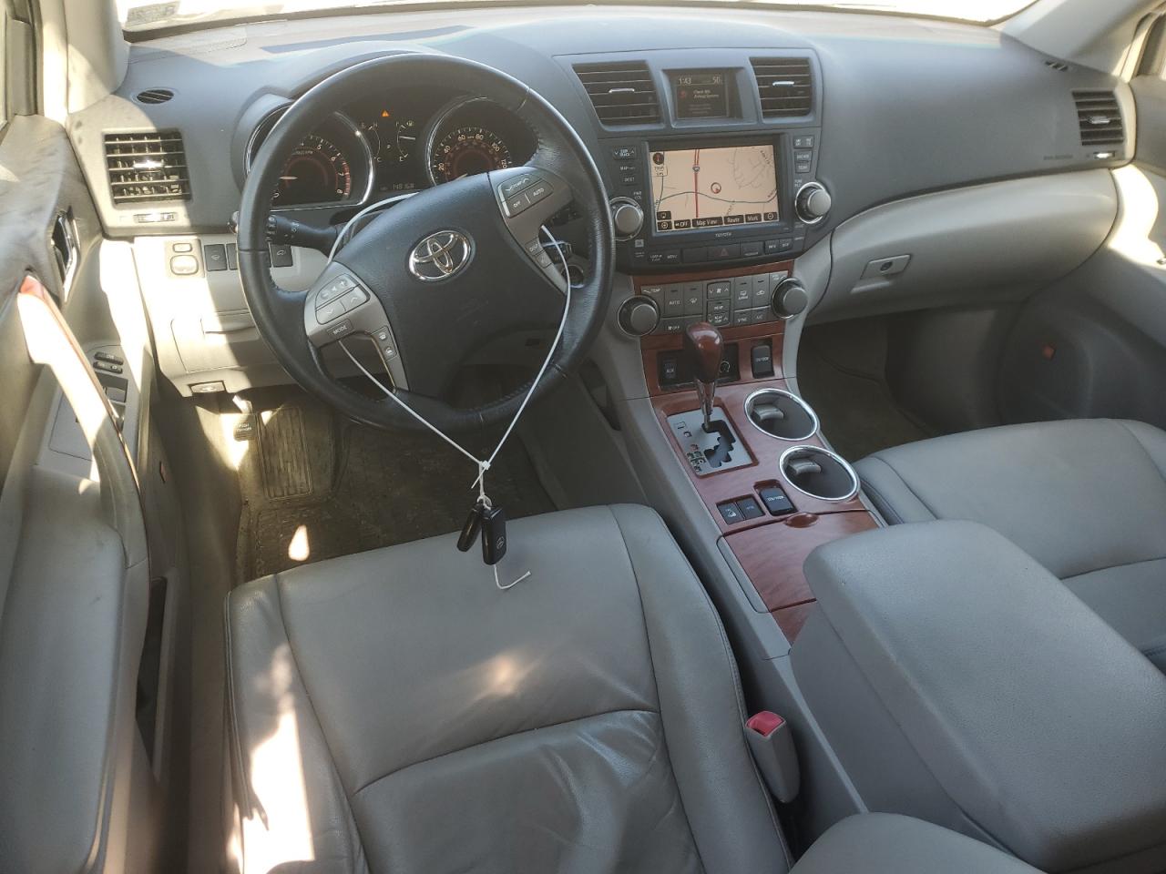 2010 Toyota Highlander - Image 8