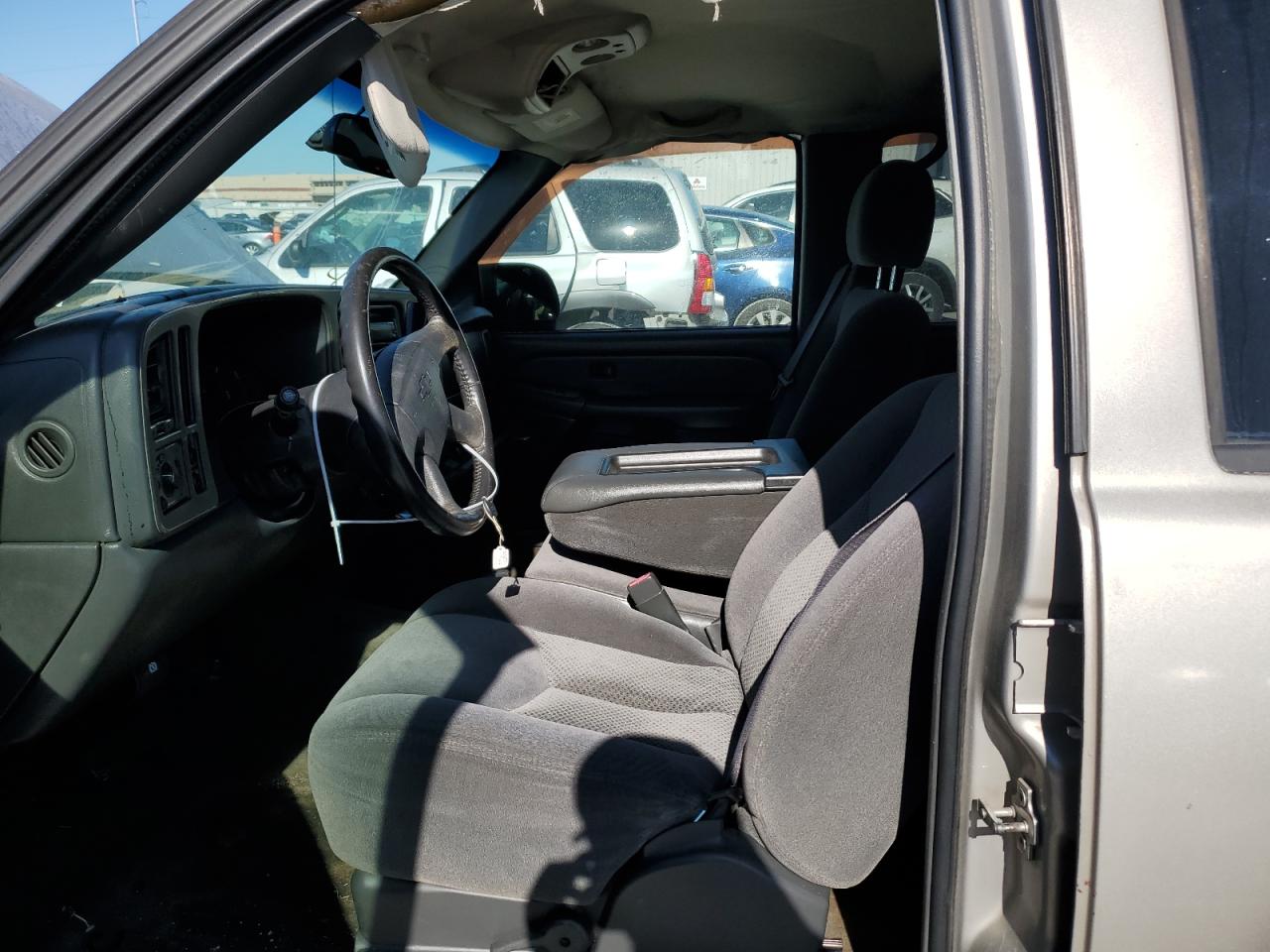 2005 Chevrolet Silverado - Image 7