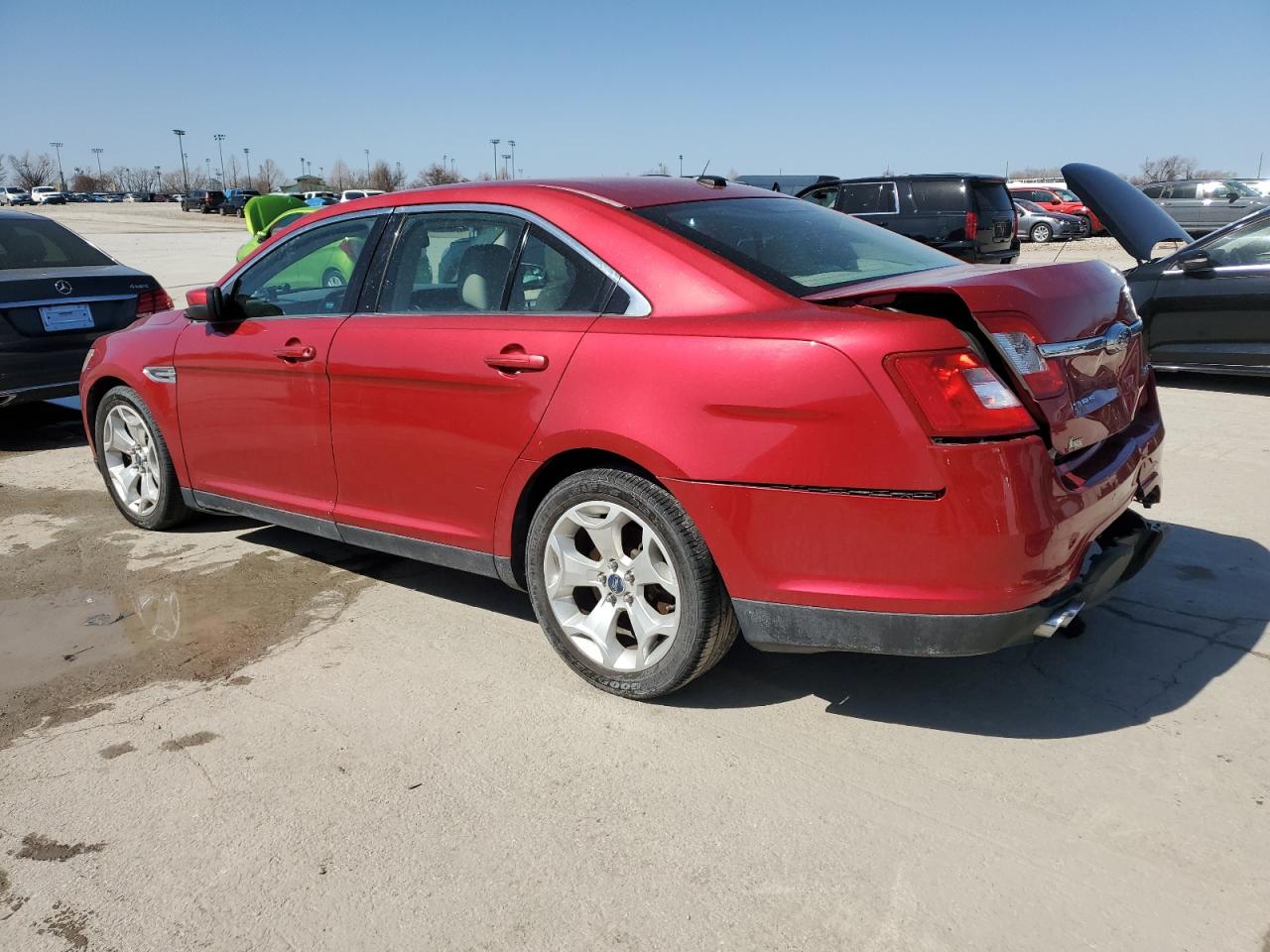 2012 Ford Taurus - Image 2