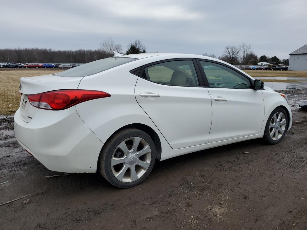 2011 Hyundai Elantra - Image 3